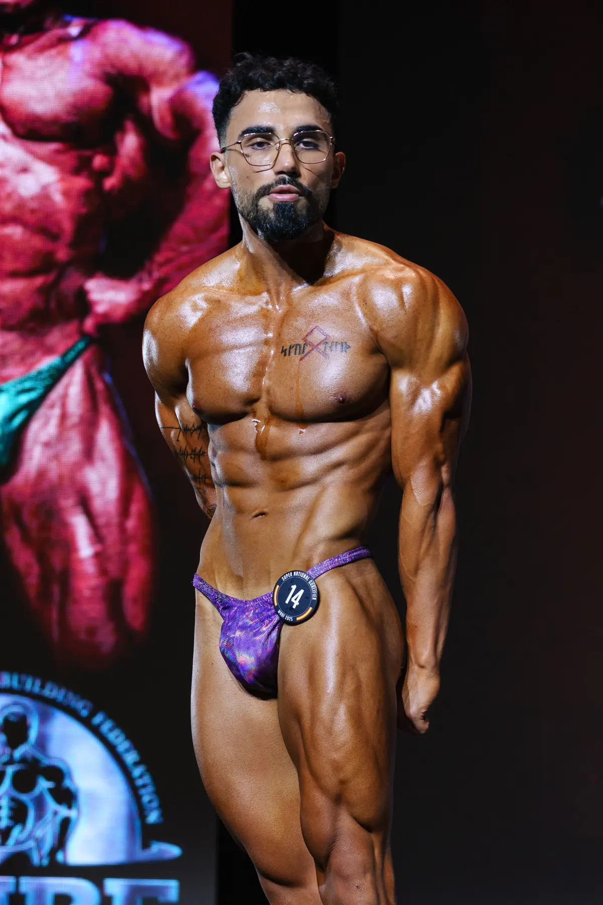 Álvaro Martín compitiendo en bodybuilding natural